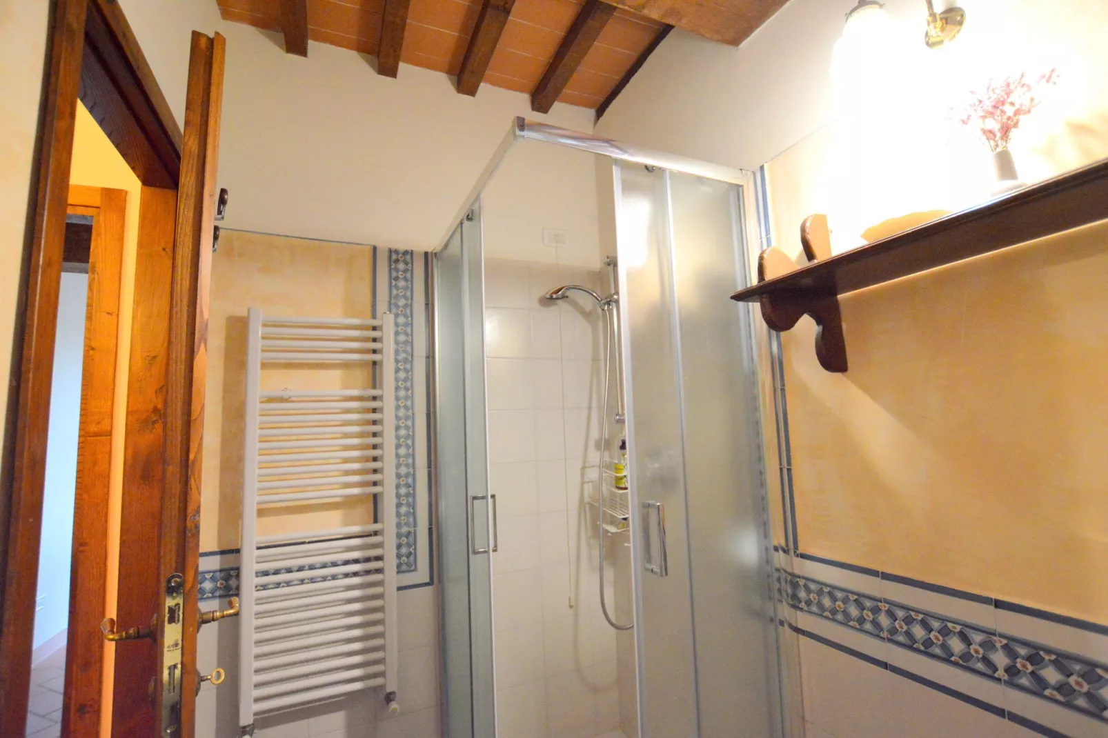 Gaville 8-Bathroom