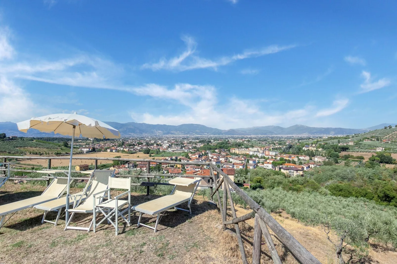 La Casa dei Due Olivi-View summer