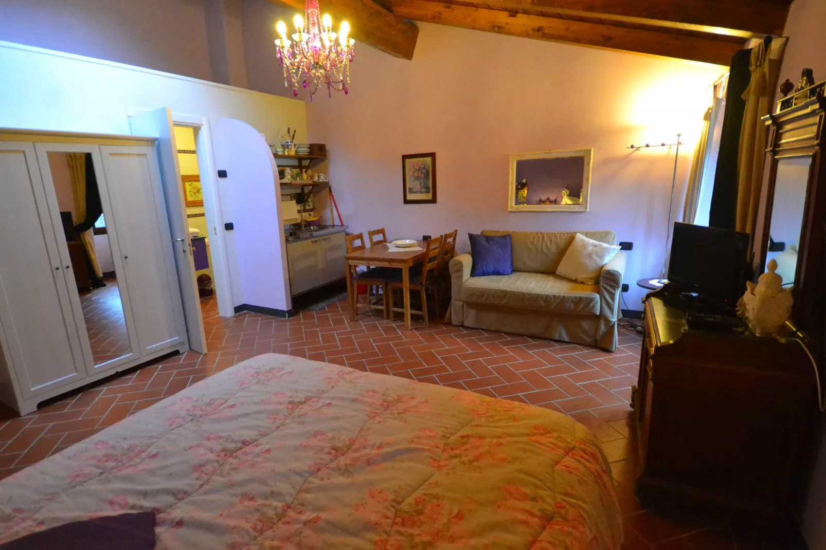 Insieme in Panche-Living room