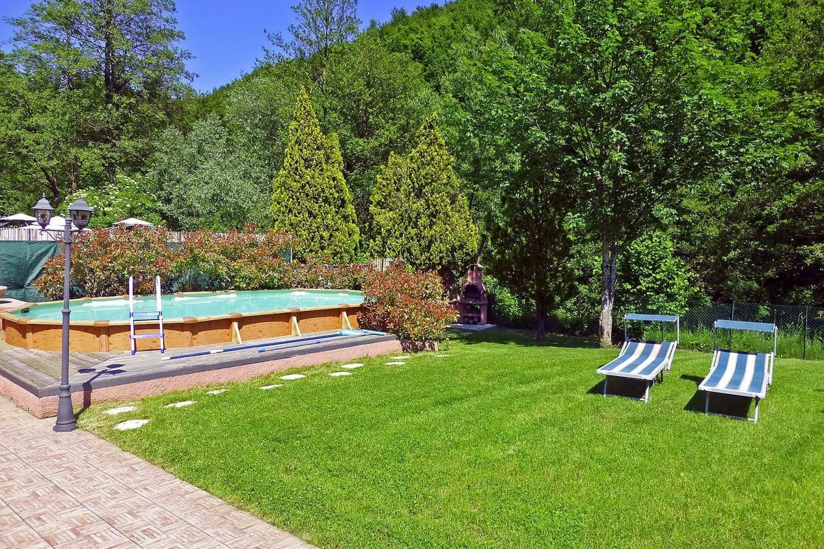 Insieme in Panche-Gardens summer