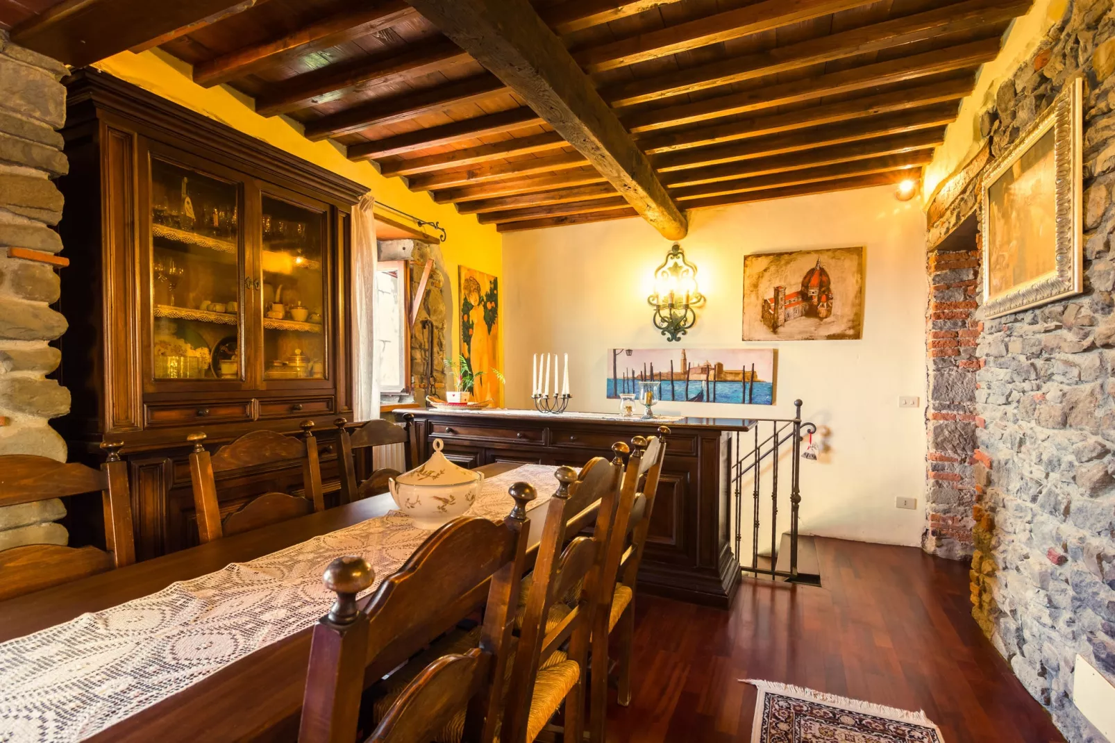 Villa Luciana-Dining room