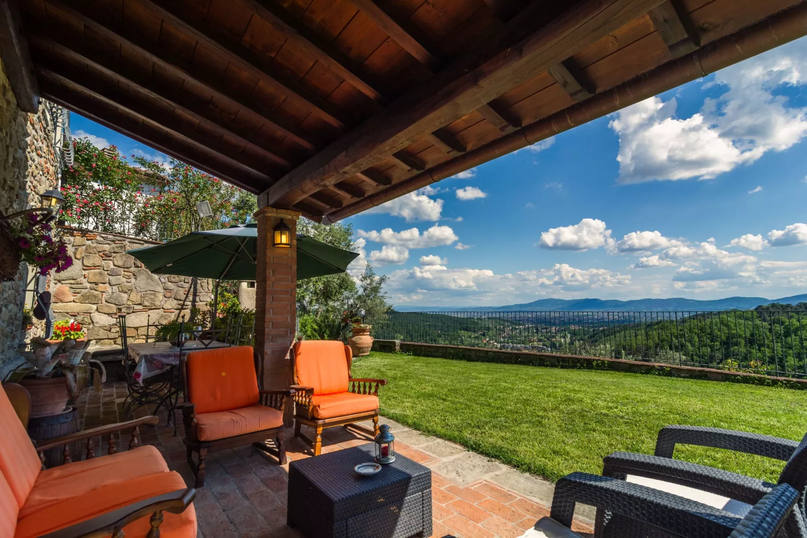 Villa Luciana-Terrace balcony