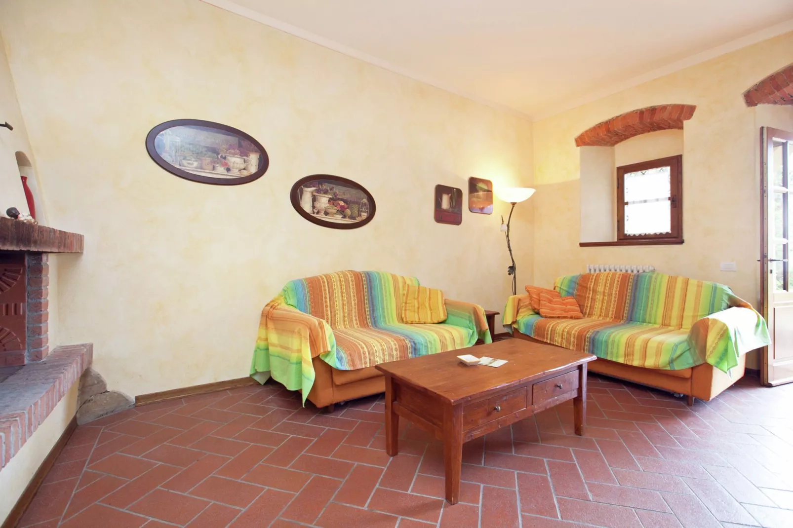 Stella-Living room