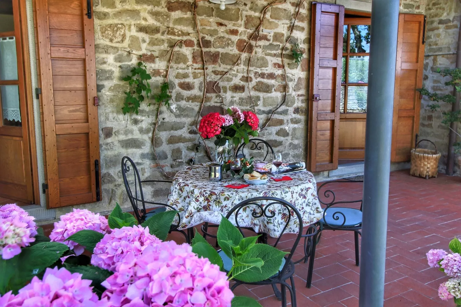 Clemacine-Terrace balcony