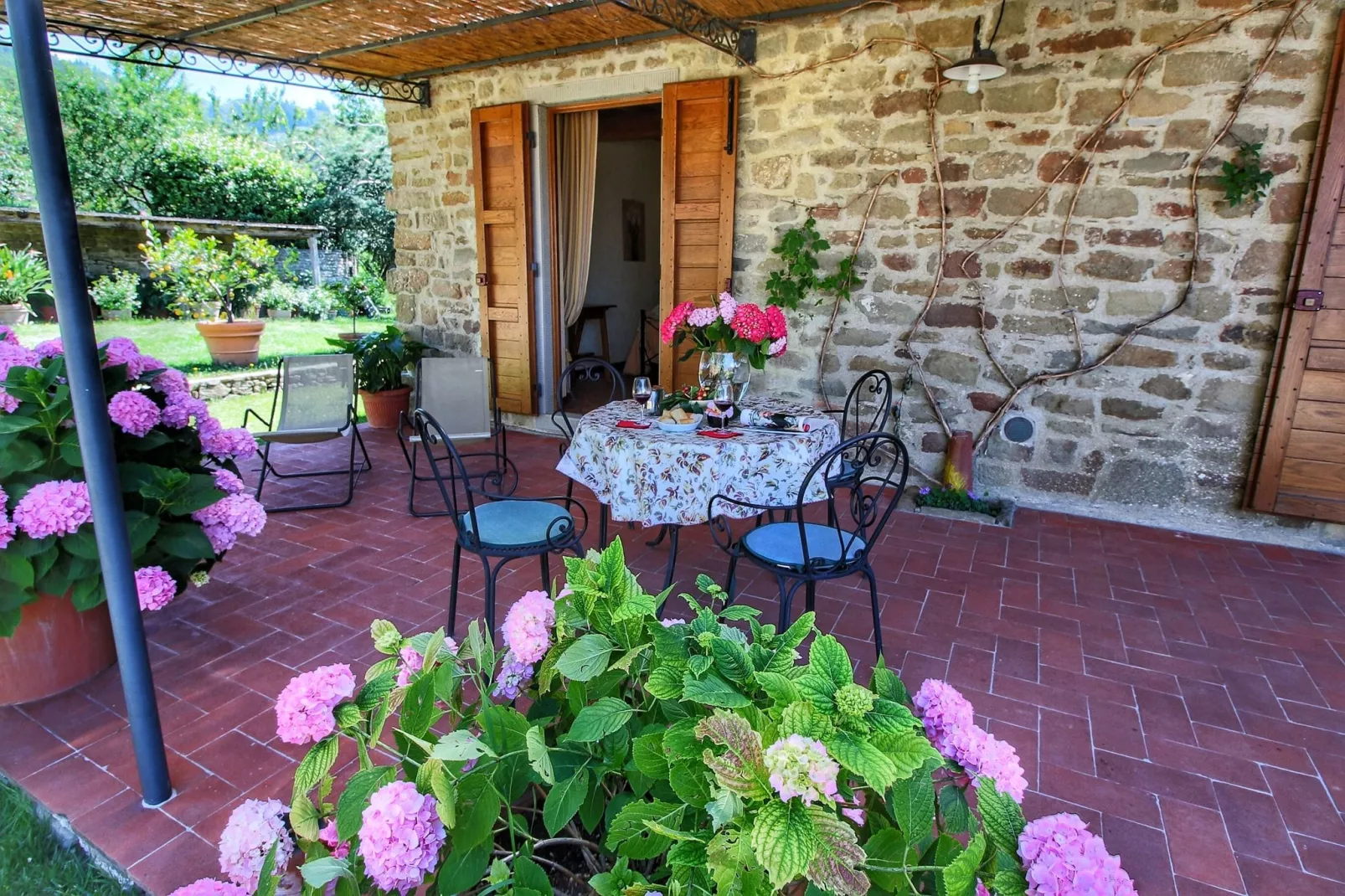 Clemacine-Terrace balcony