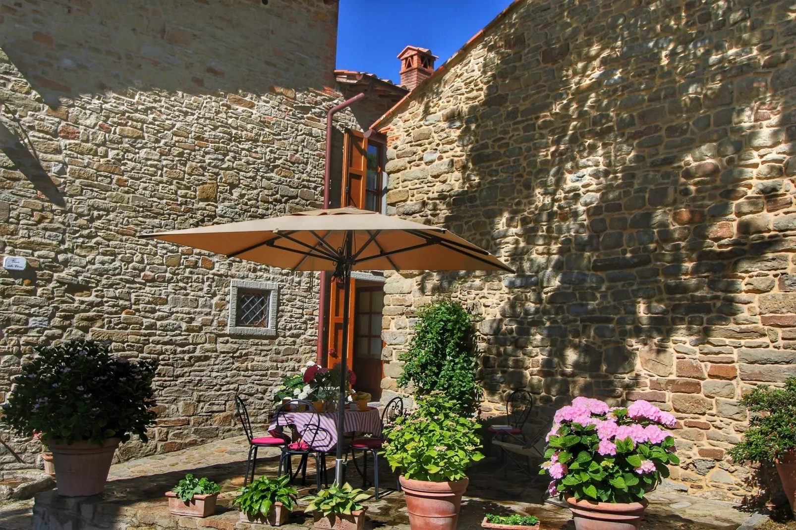 Caprifoglia-Terrace balcony