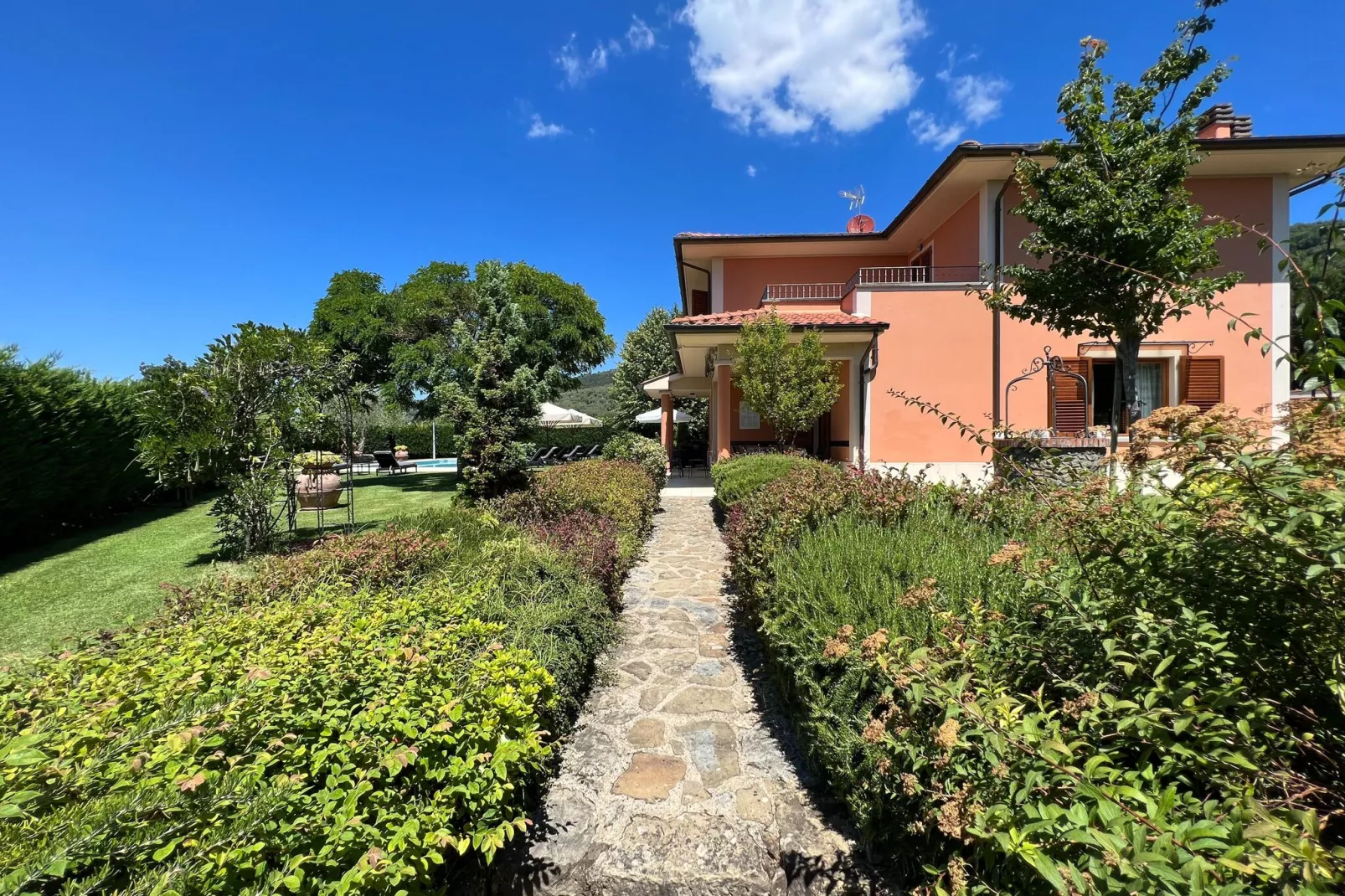 Otto a Loro Ciuffenna-Reception hall