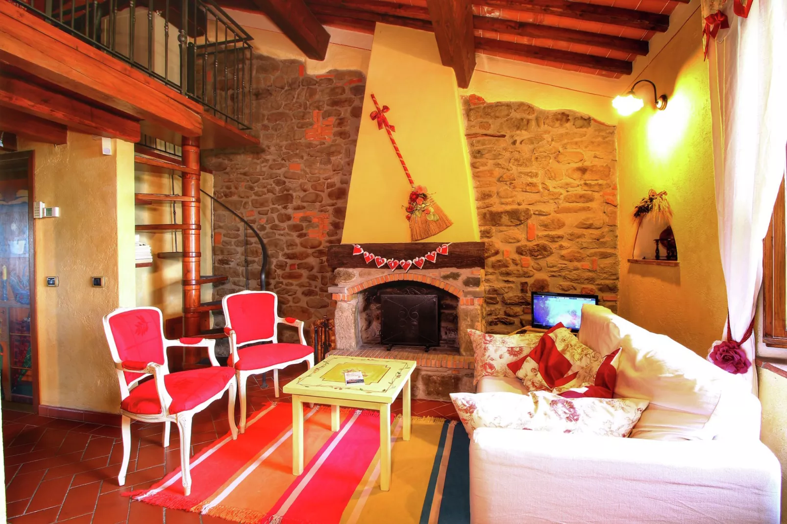 Le Balze-Living room