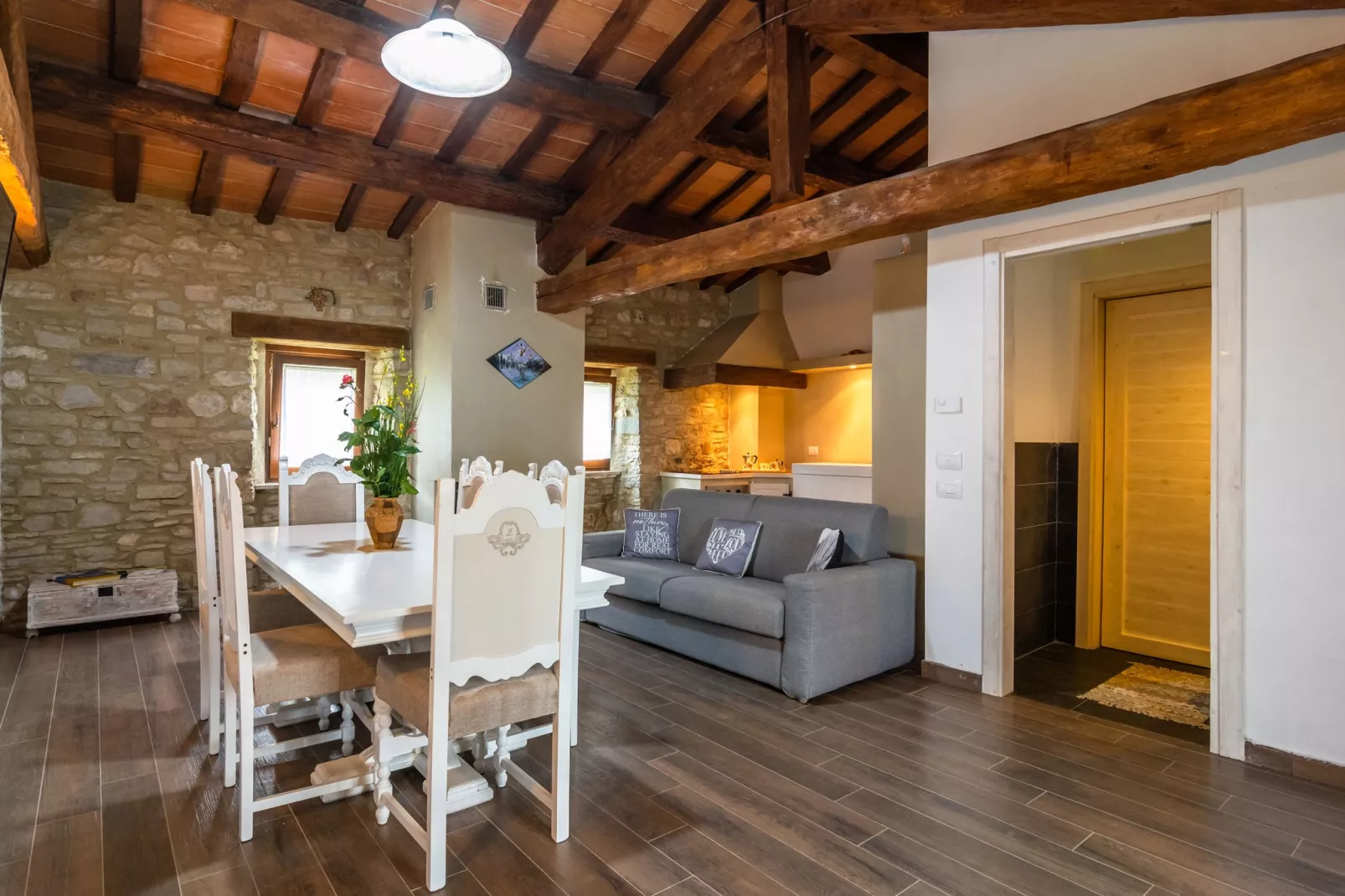 Simone-Salle à manger