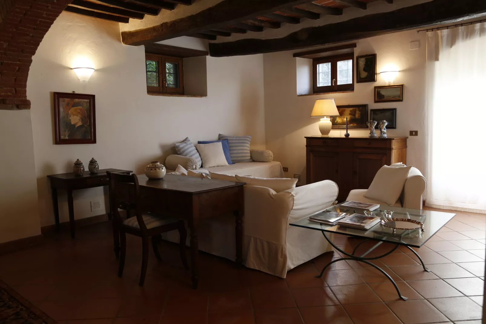 Poggiolino-Living room