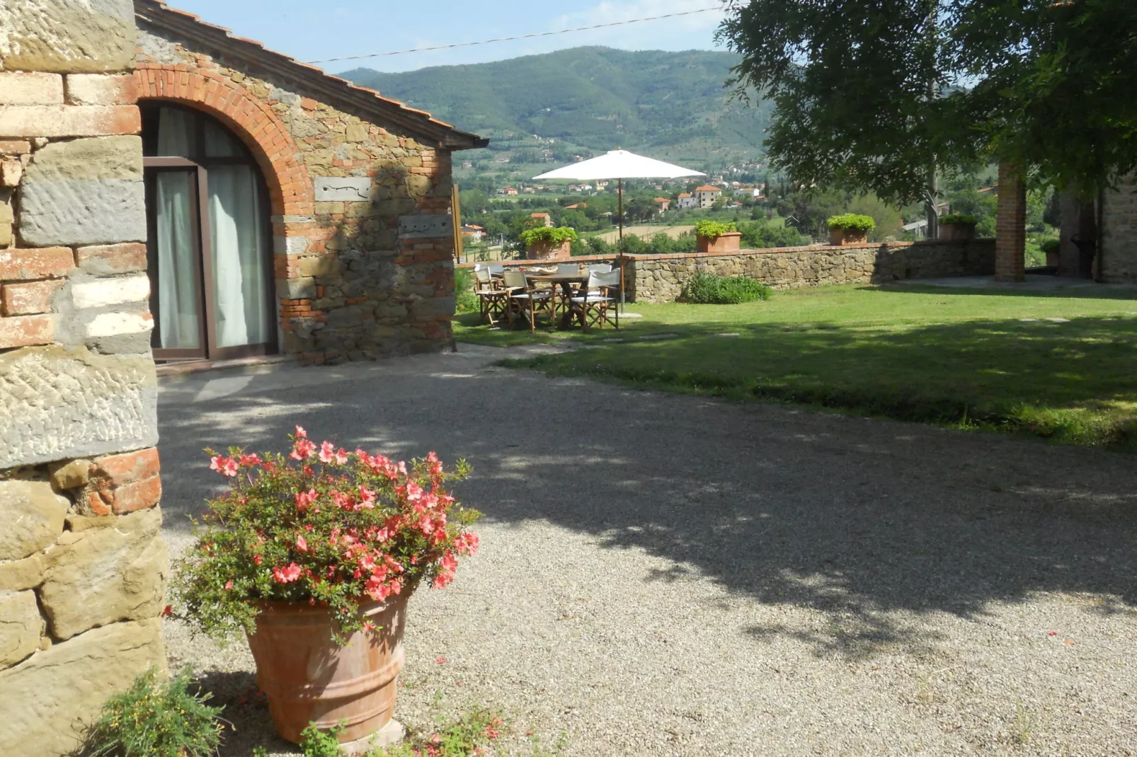 Casa Poggiolo-Gardens summer