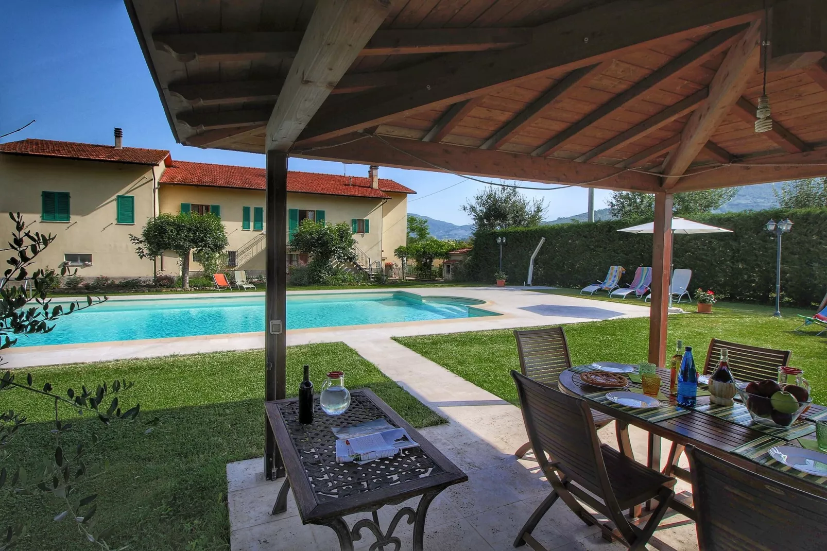 Montecchio-Exterior summer