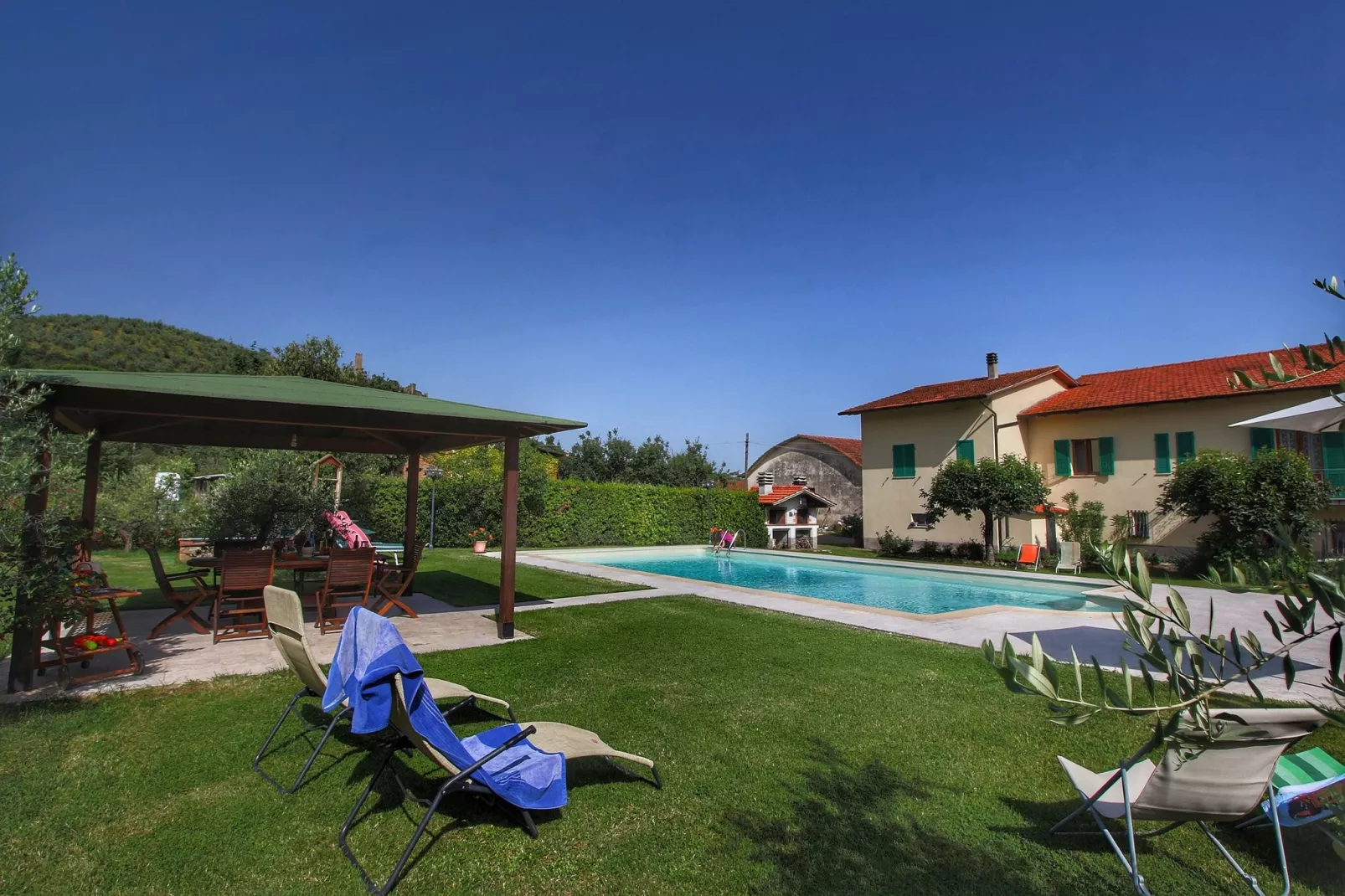 Montecchio-Exterior summer