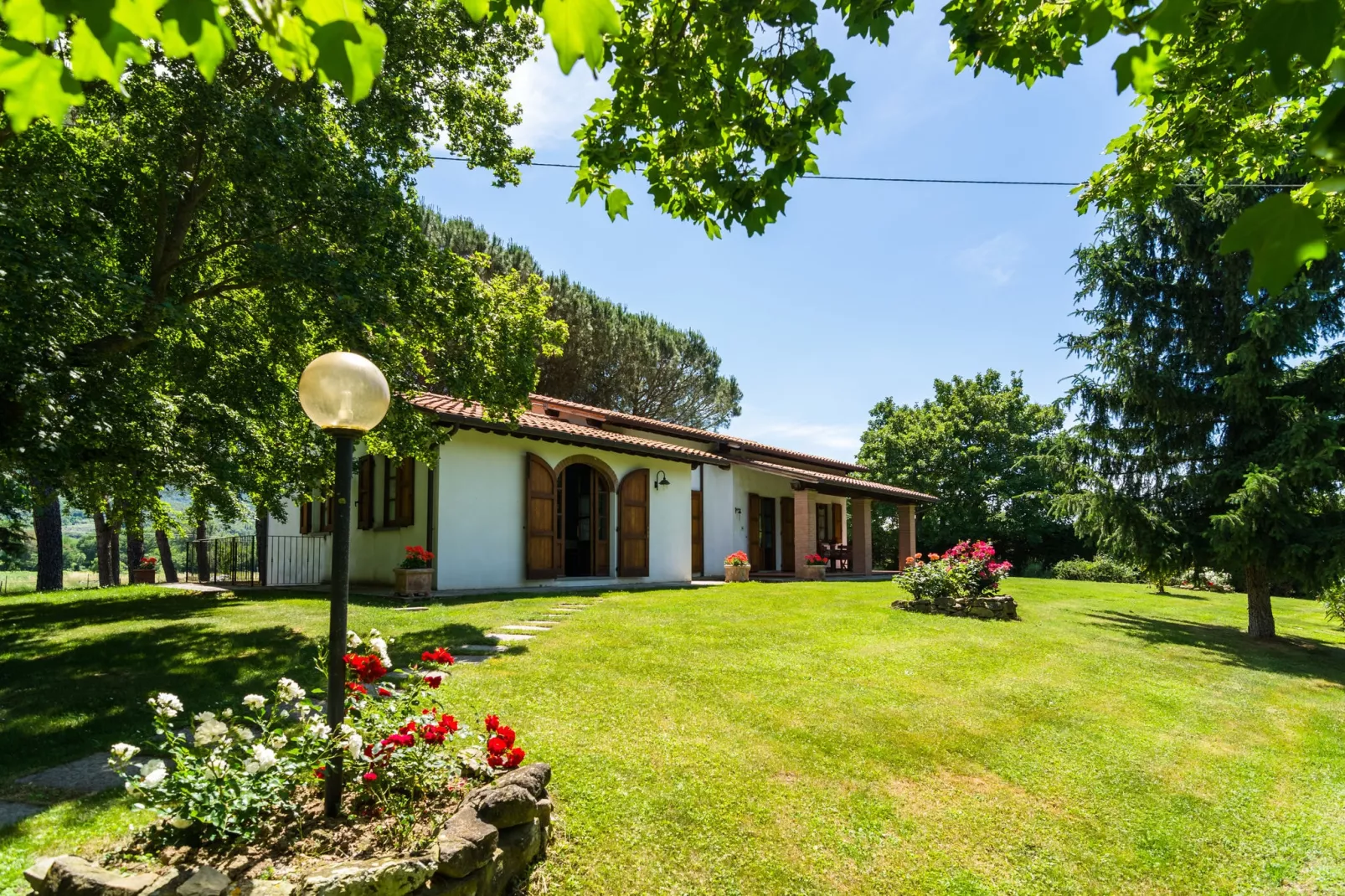 Villa Fiorentino-Exterior summer