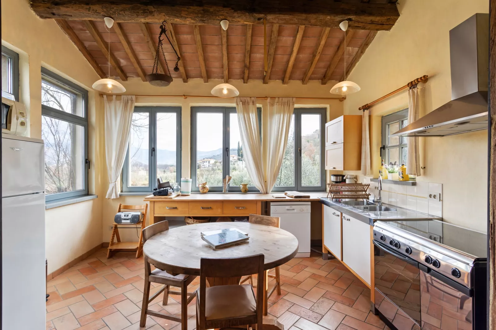 Tillia-Kitchen