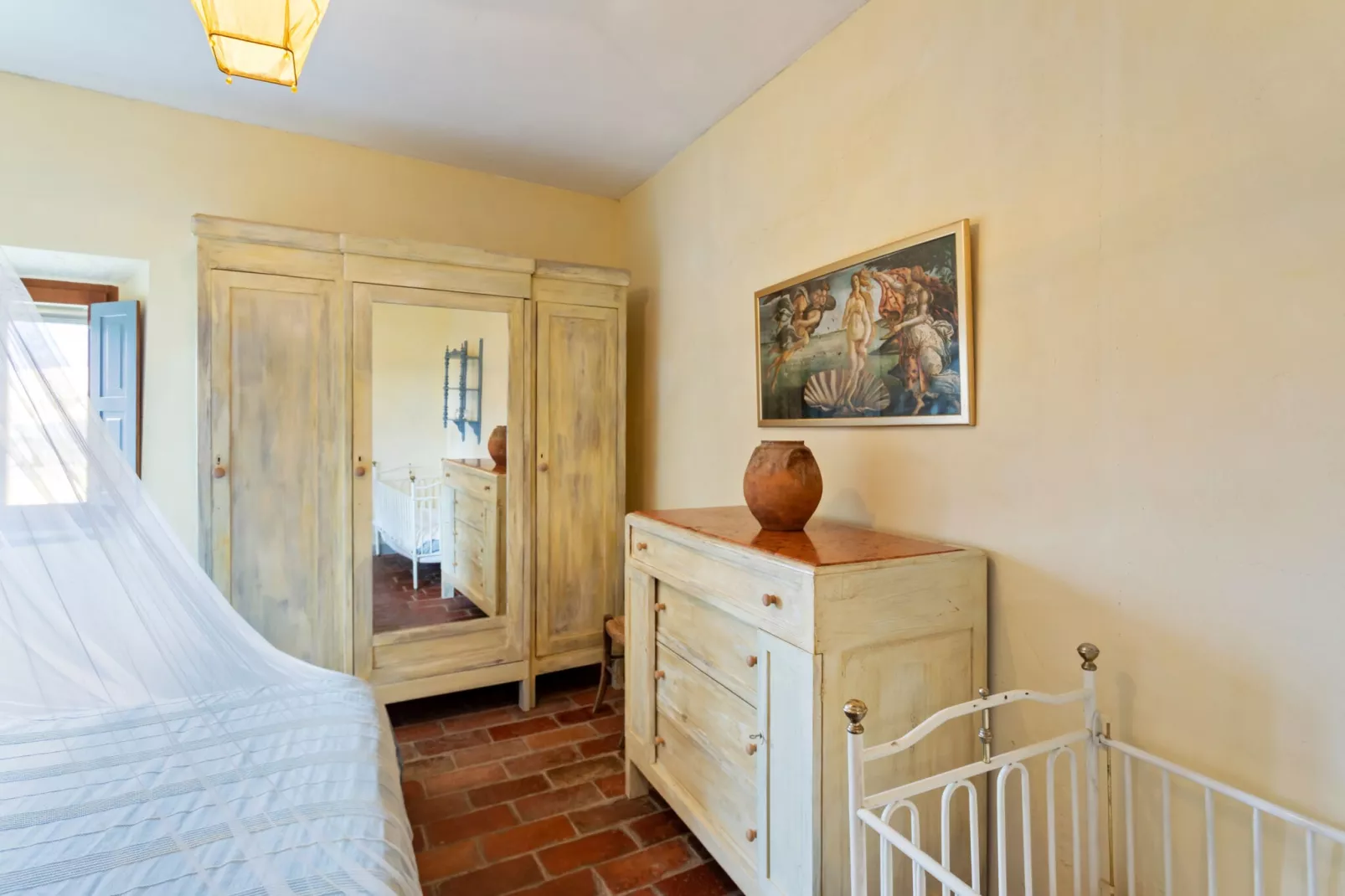 Tillia-Bedroom