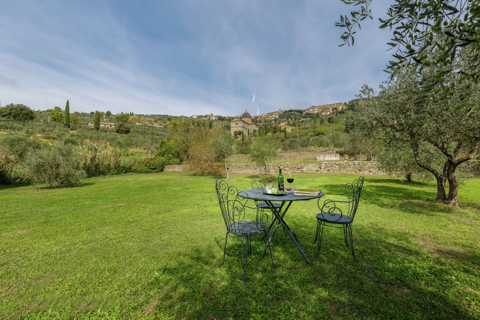 Fontocchio Diciassette-Gardens summer