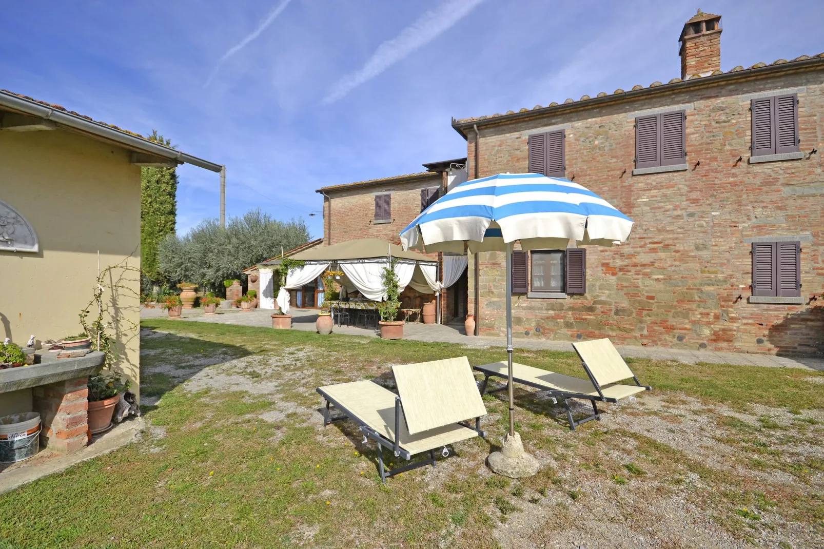Casale  Valdichiana-Exterior summer