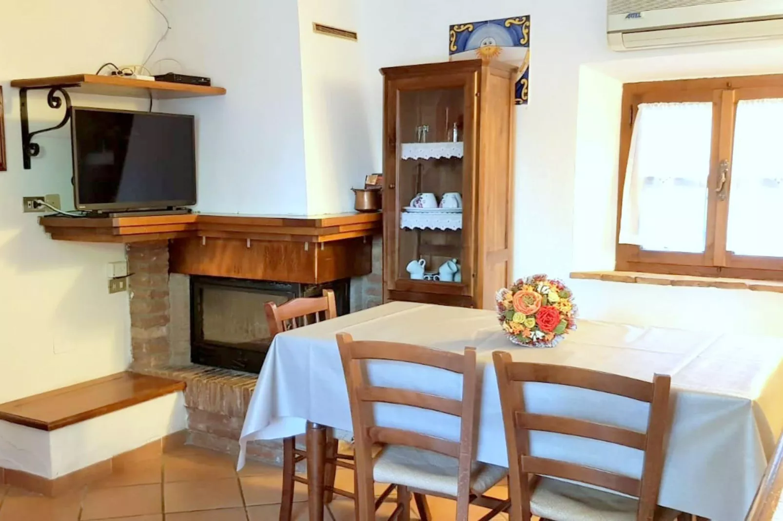 Casa Le Meridiane-Dining room