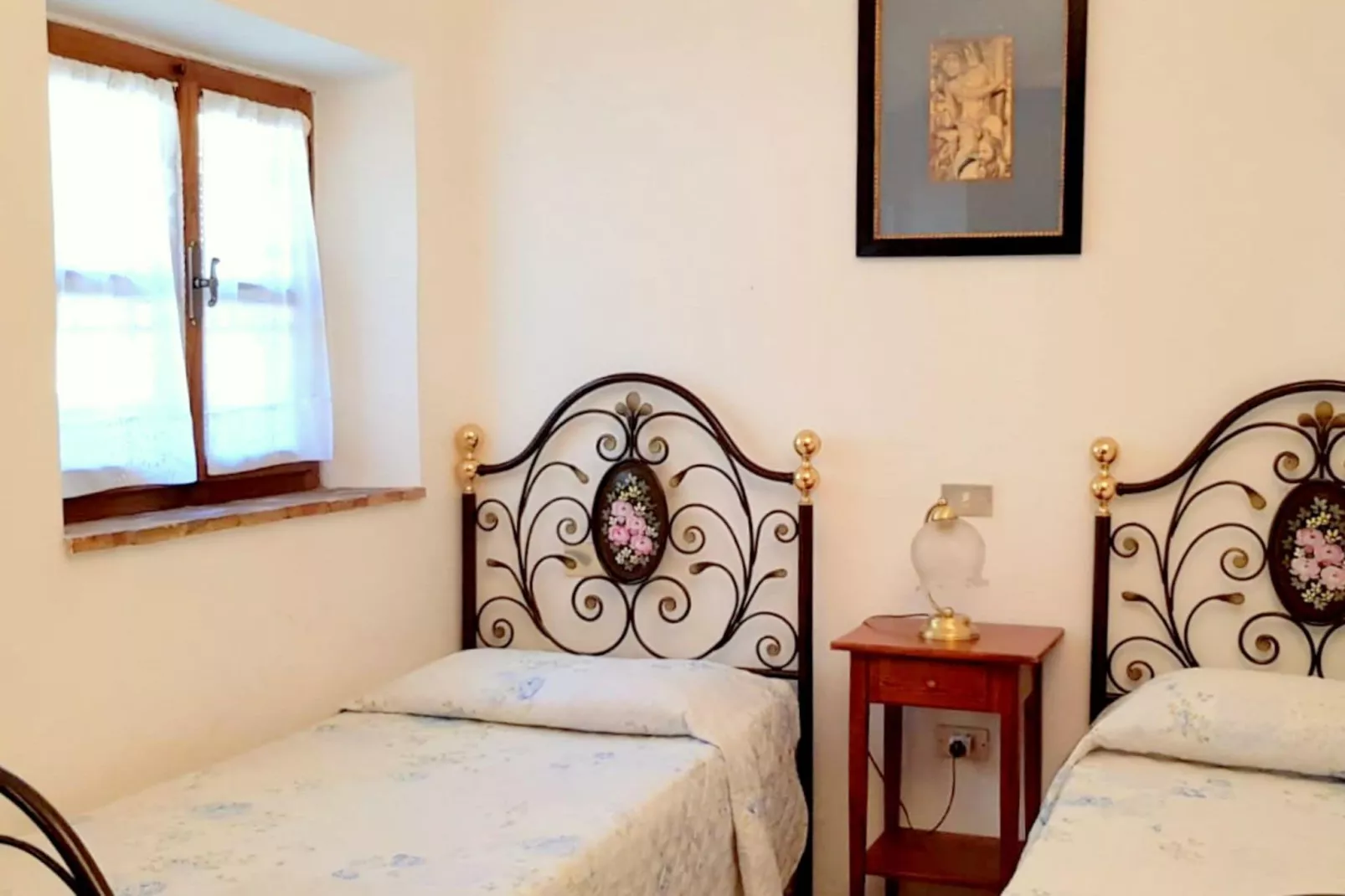 Casa Le Meridiane-Bedroom