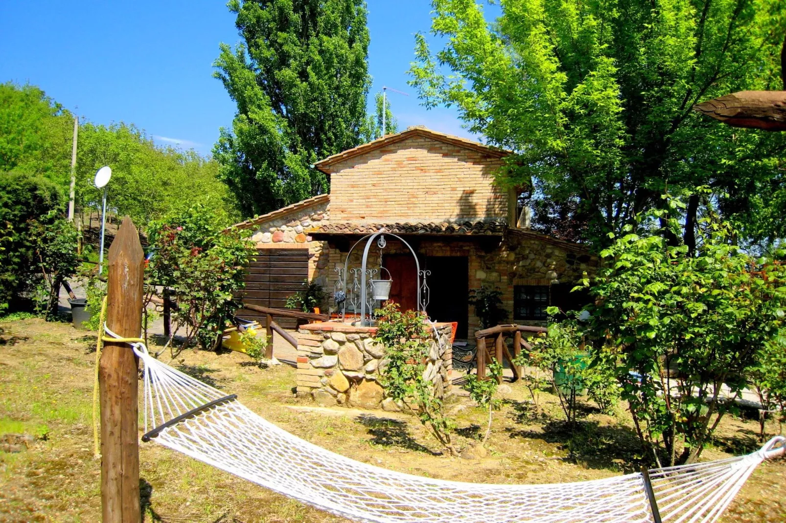 Casa Le Meridiane-Gardens summer