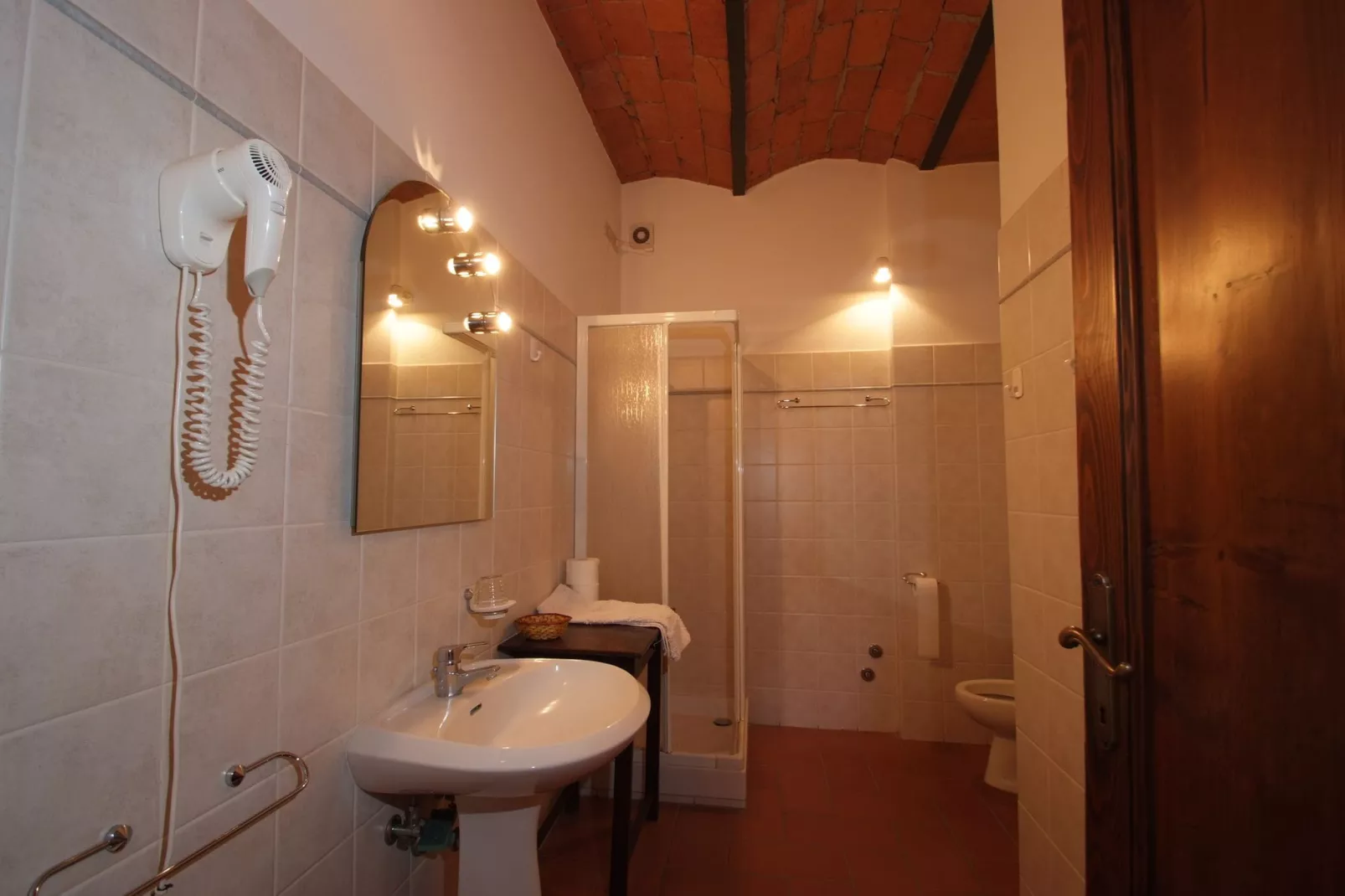 Tarugi-Bathroom