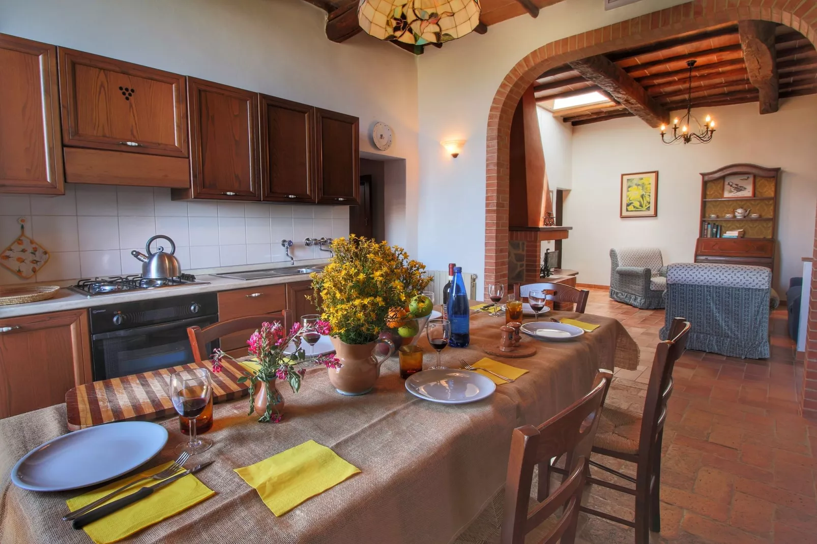 Arbia-Dining room