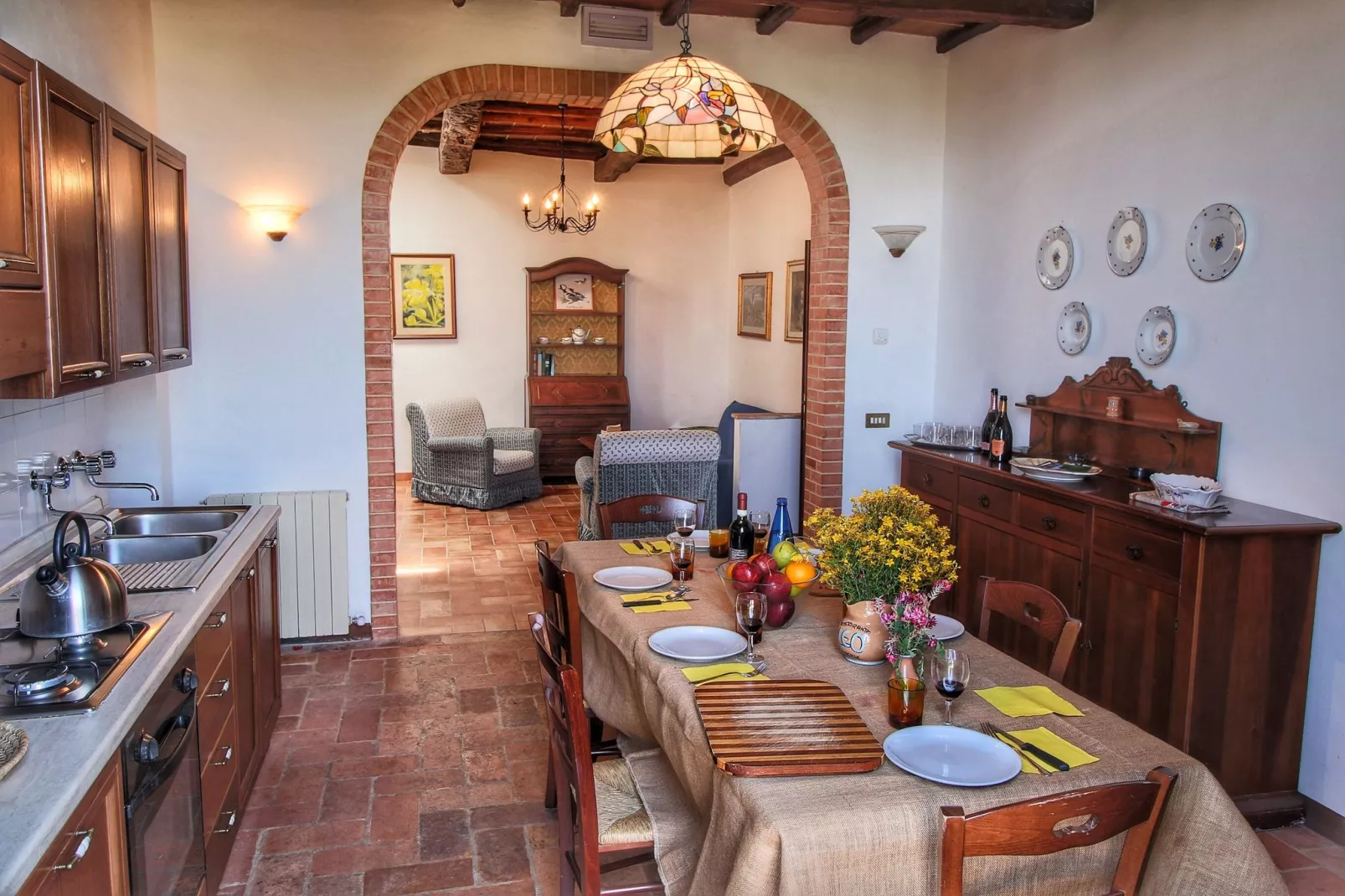 Arbia-Dining room