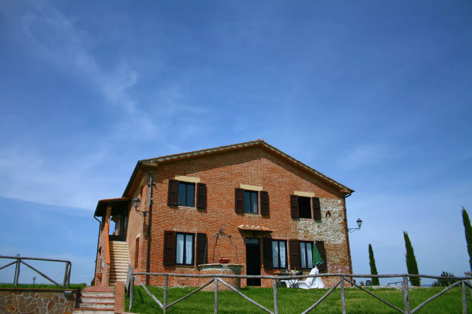 Arbia-Exterior summer