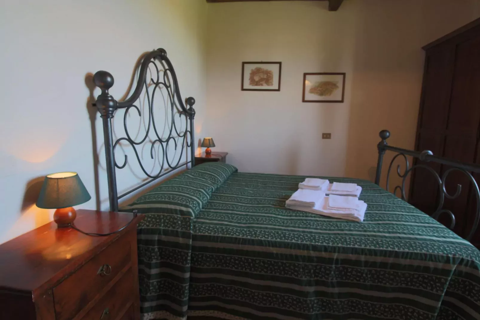 Arbia-Bedroom