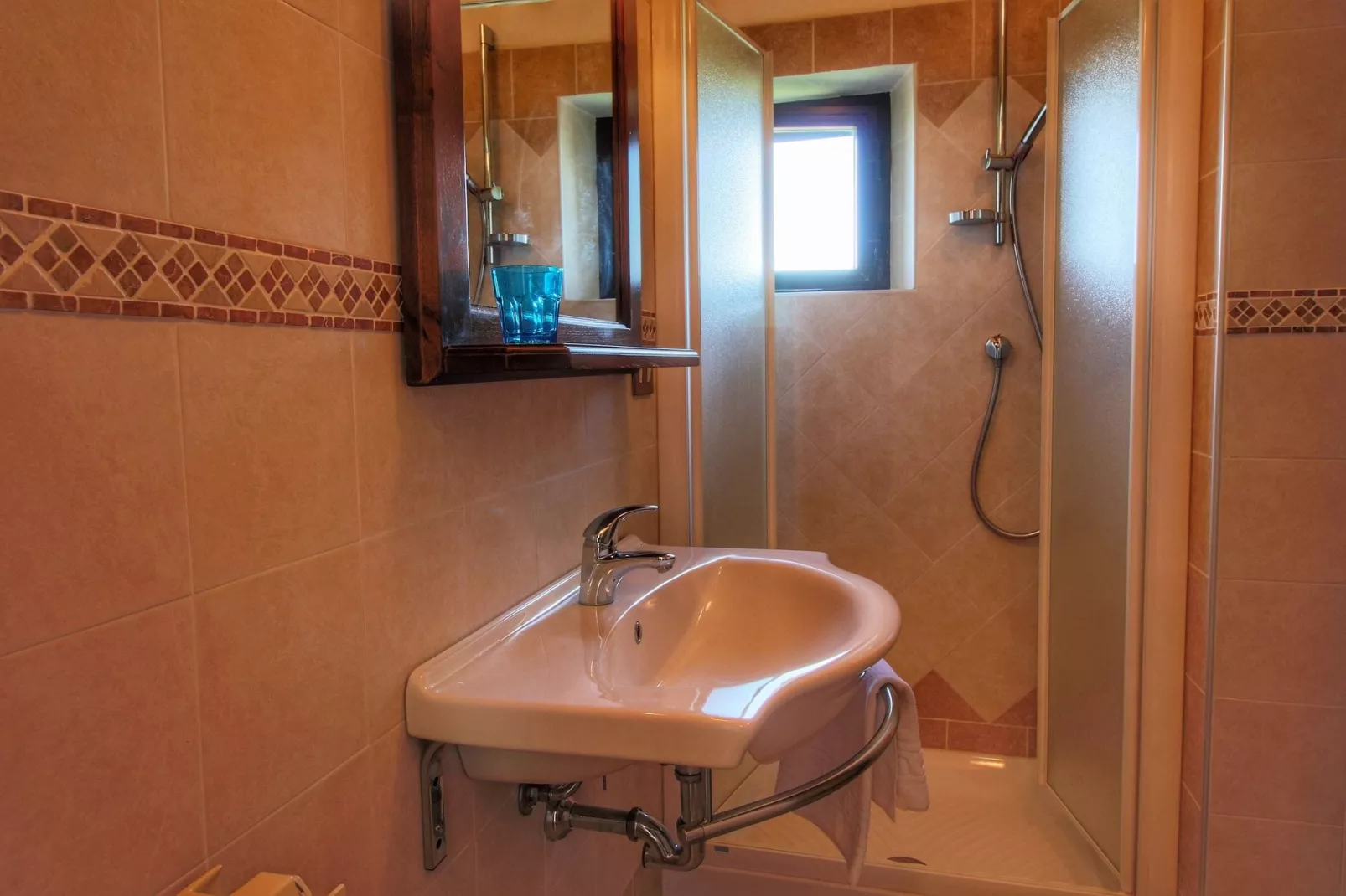 Arbia-Bathroom