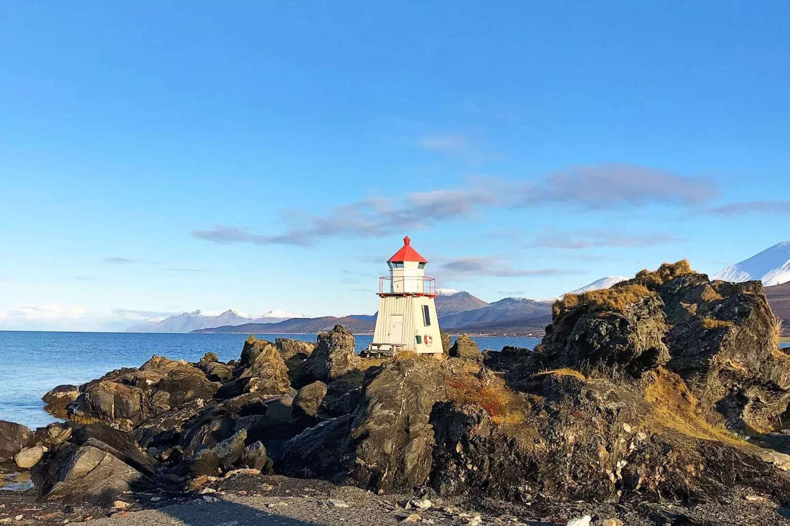 Seaside Retreat in Lyngen-By Traum-Not tagged