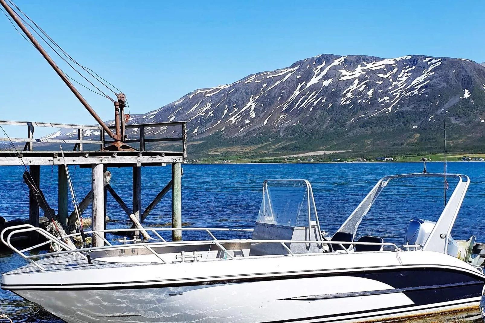 Seaside Retreat in Lyngen-By Traum-Not tagged
