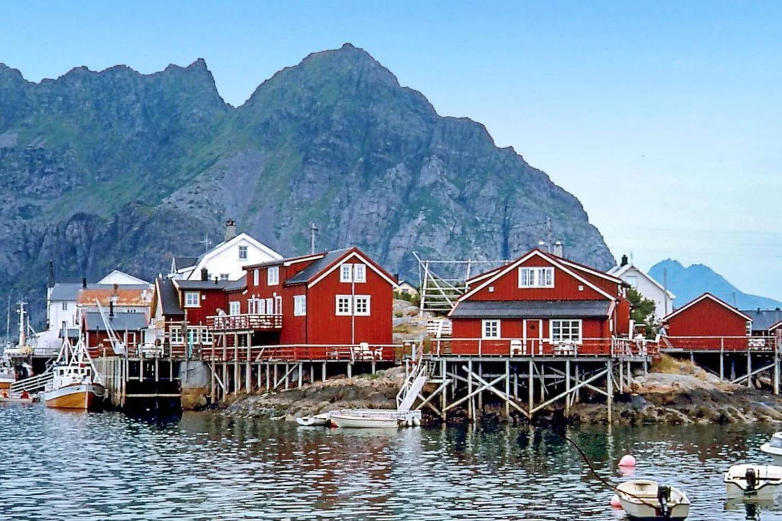 3 person holiday home in Henningsvær-By Traum-Water view
