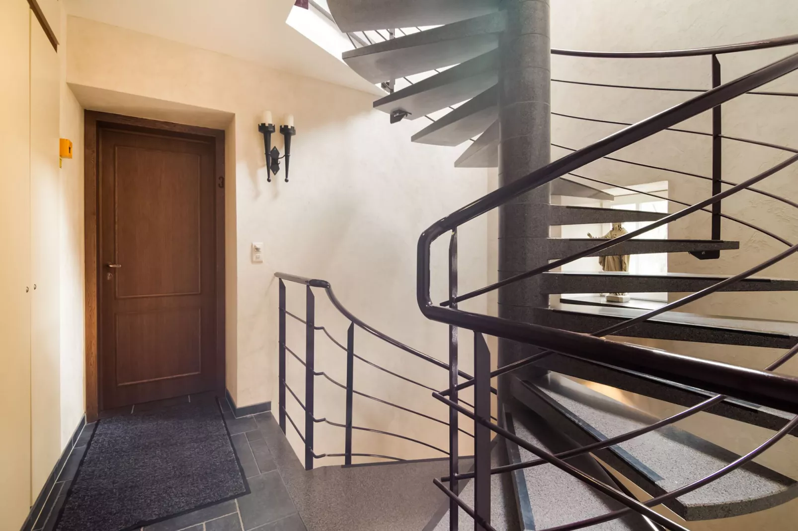 Apartment 6-Landing