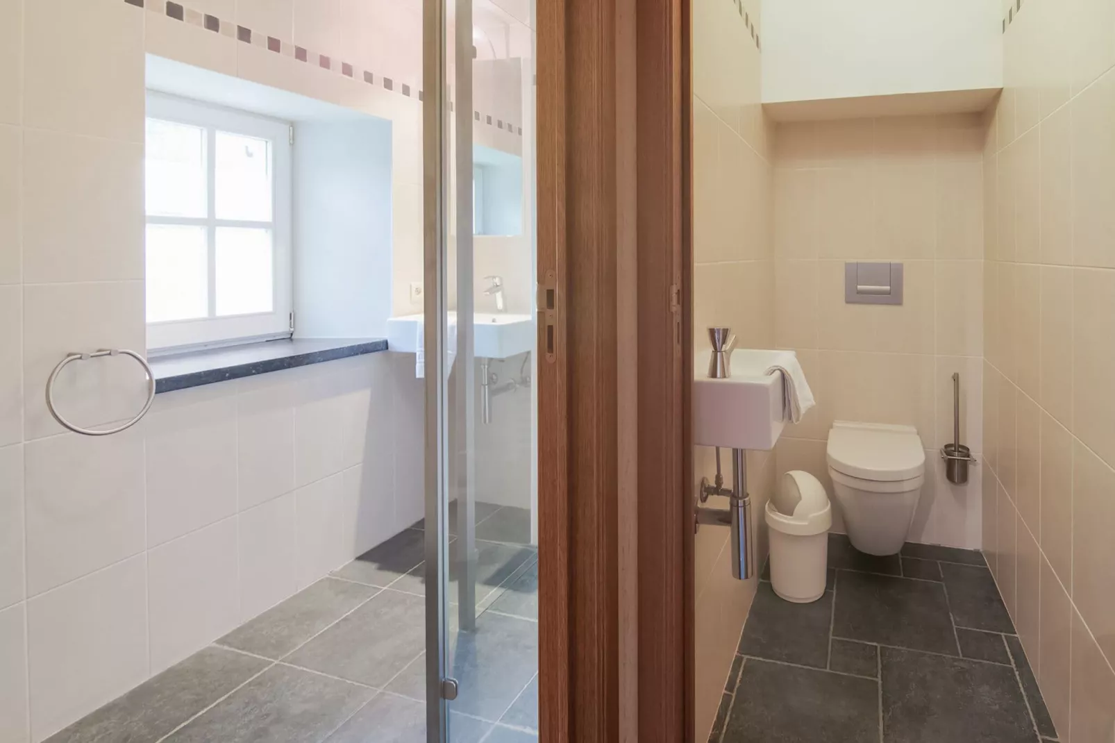 Apartment 6-Bathroom
