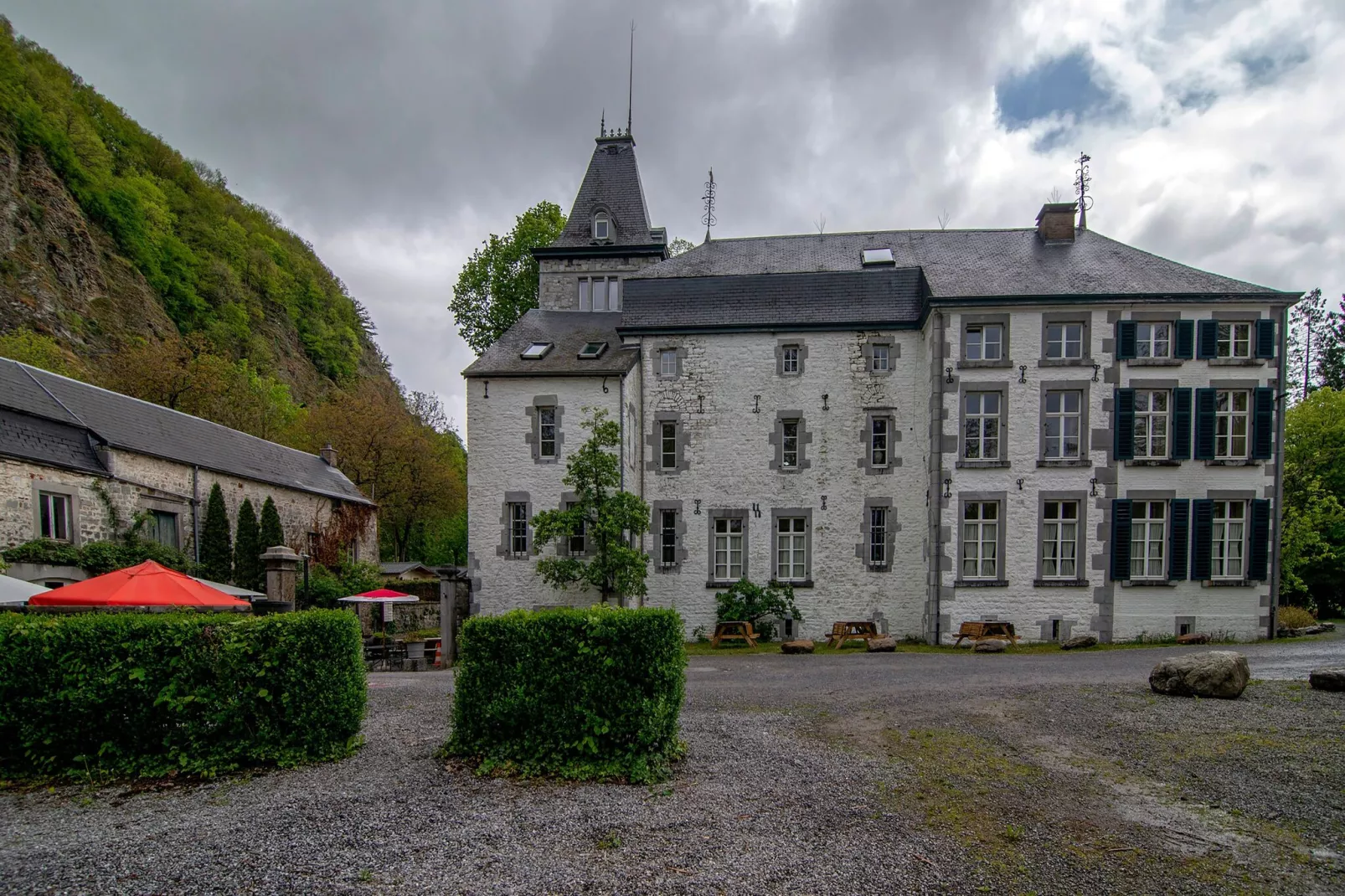 Appartement voor zes Domain Château Dieupart-Exterior summer