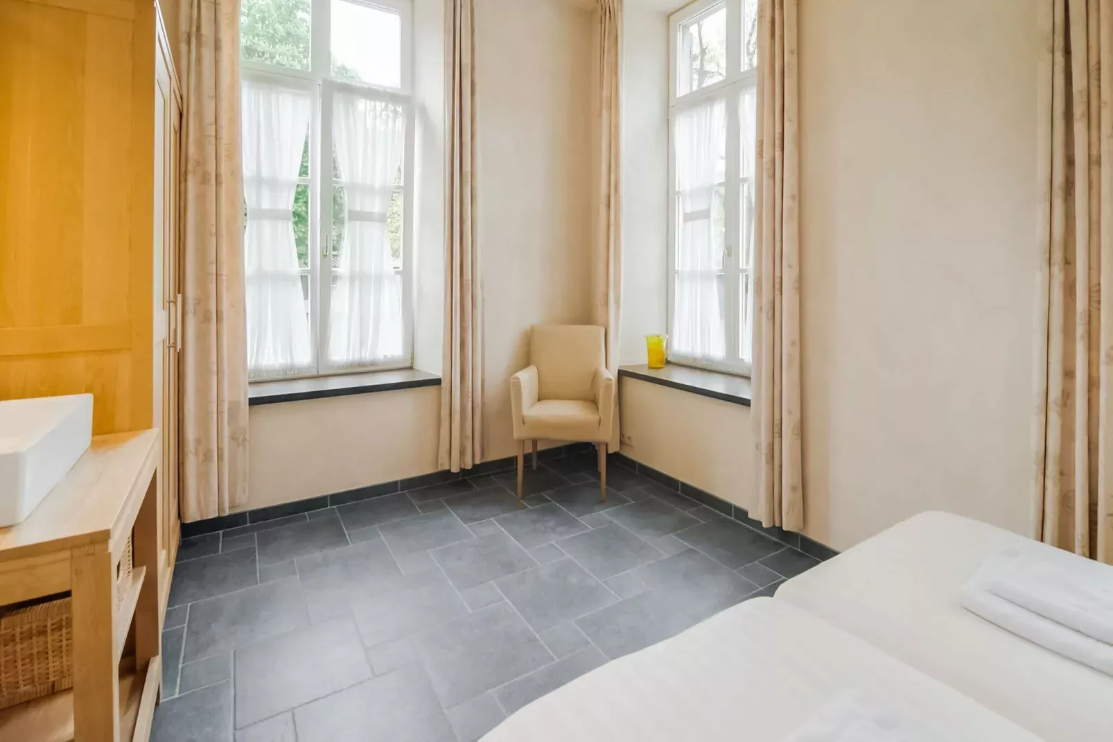 Appartement voor zes Domain Château Dieupart-Bedroom