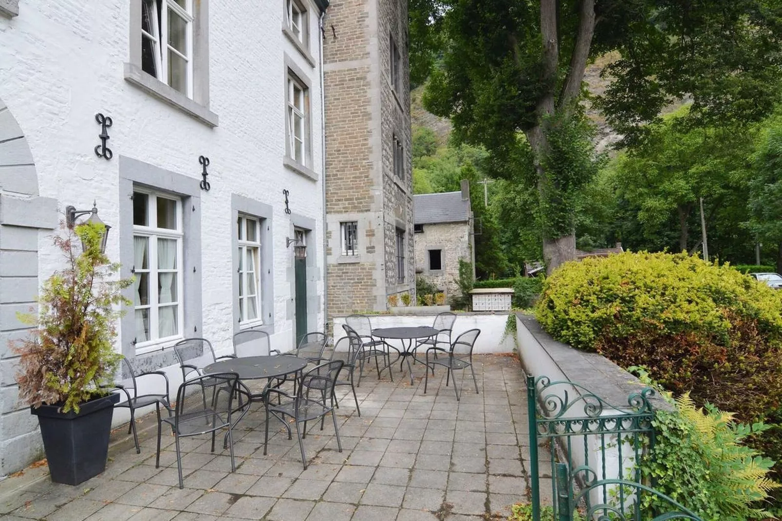 Appartement voor zes Domain Château Dieupart-Terrace balcony