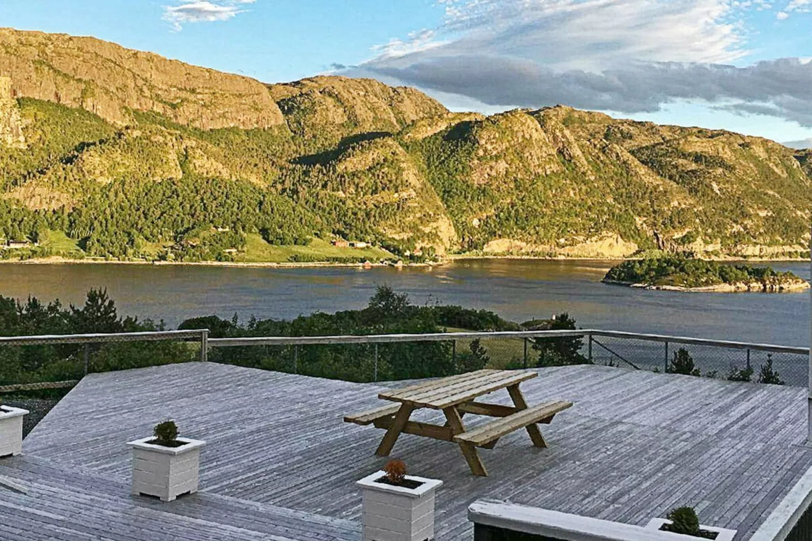 56764 - HAUGEN-Outdoor