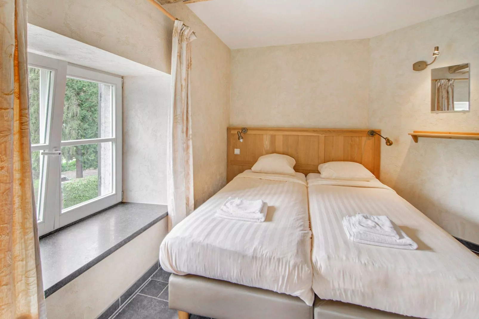 Appartement voor zes Domaine Château Dieupart-Chambre
