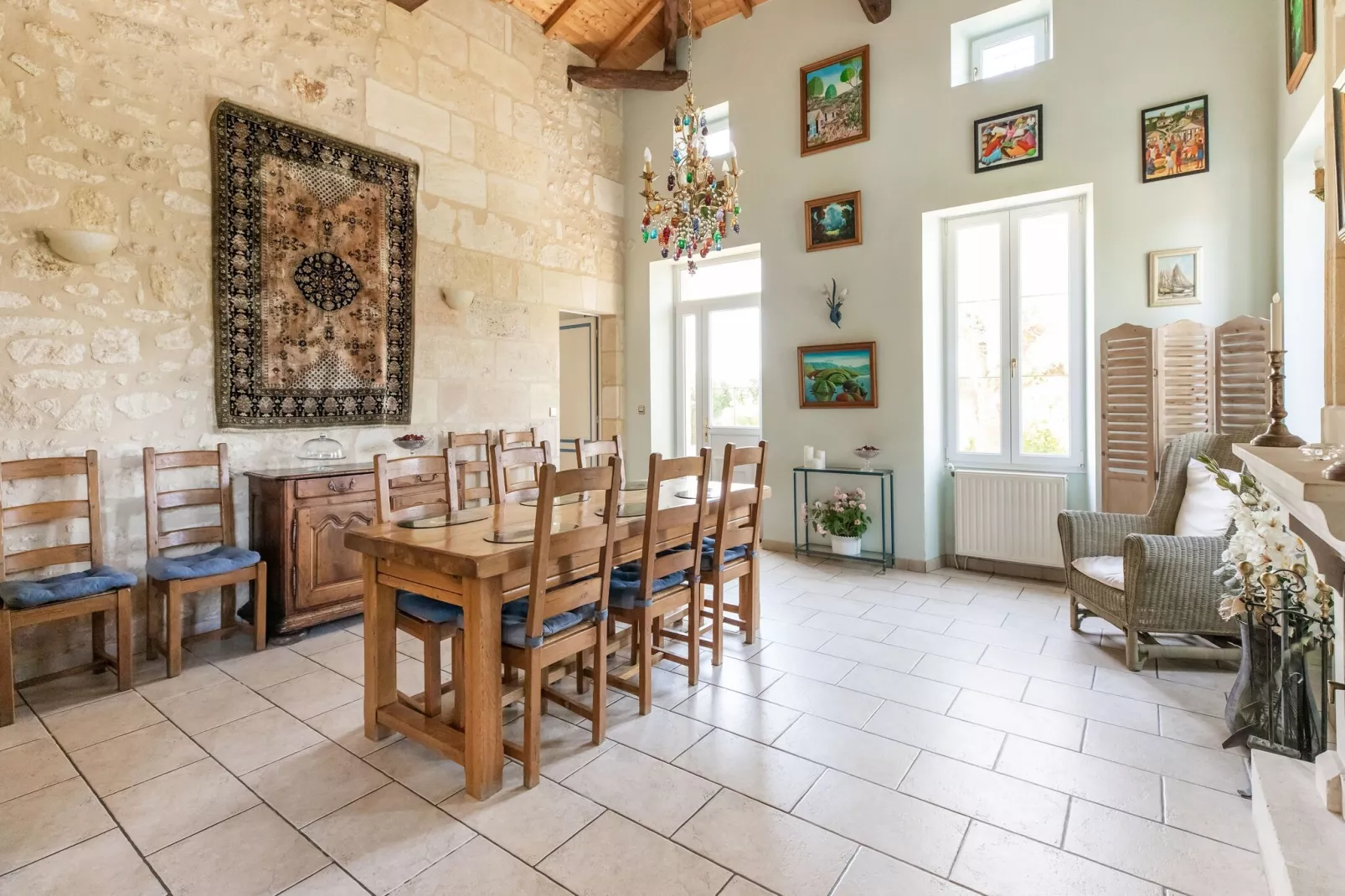 Château la Baronnerie-Dining room