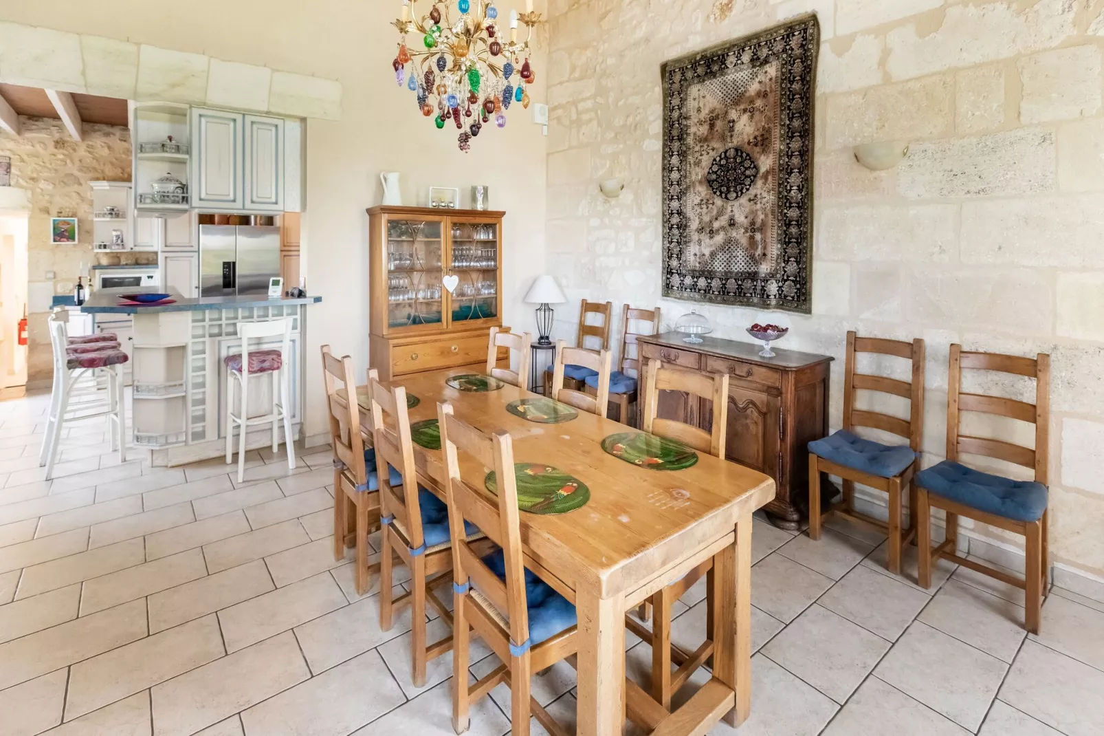 Château la Baronnerie-Dining room