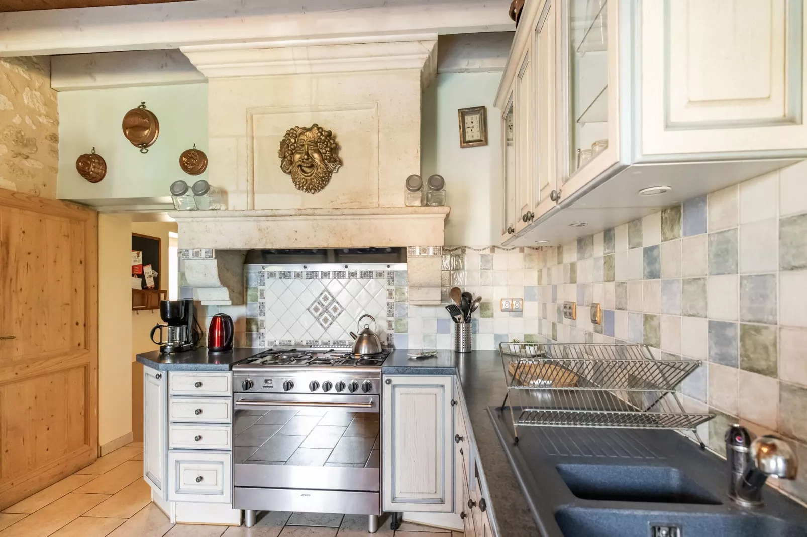 Château la Baronnerie-Kitchen