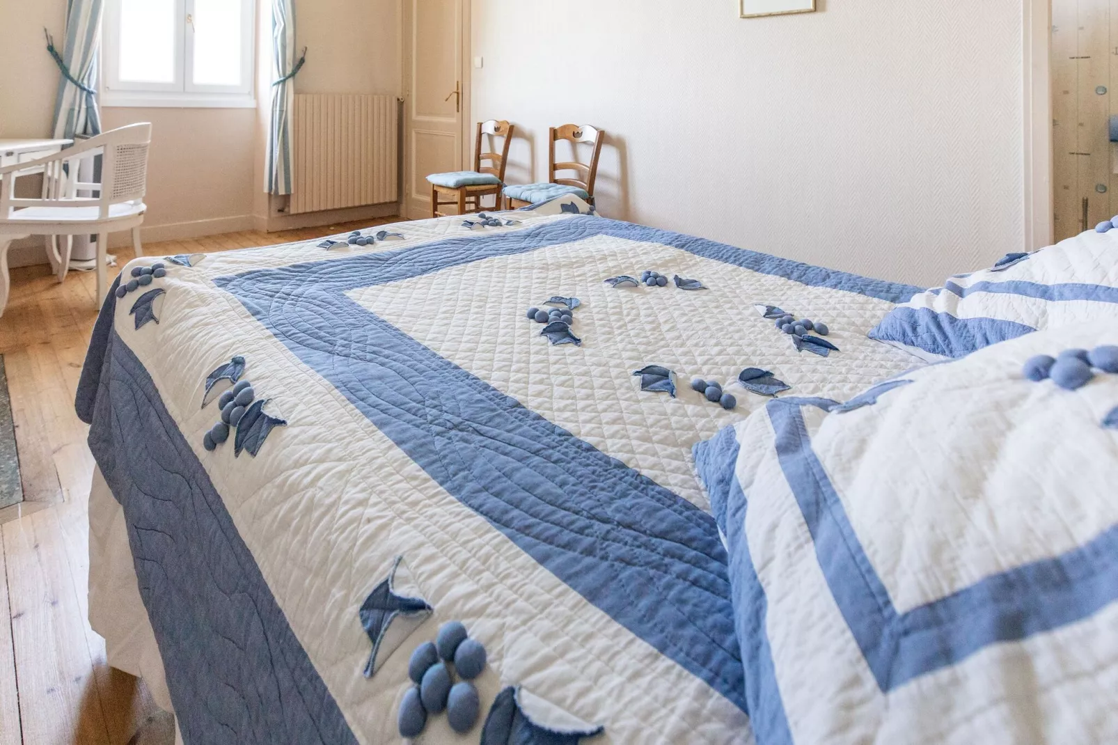 Château la Baronnerie-Bedroom