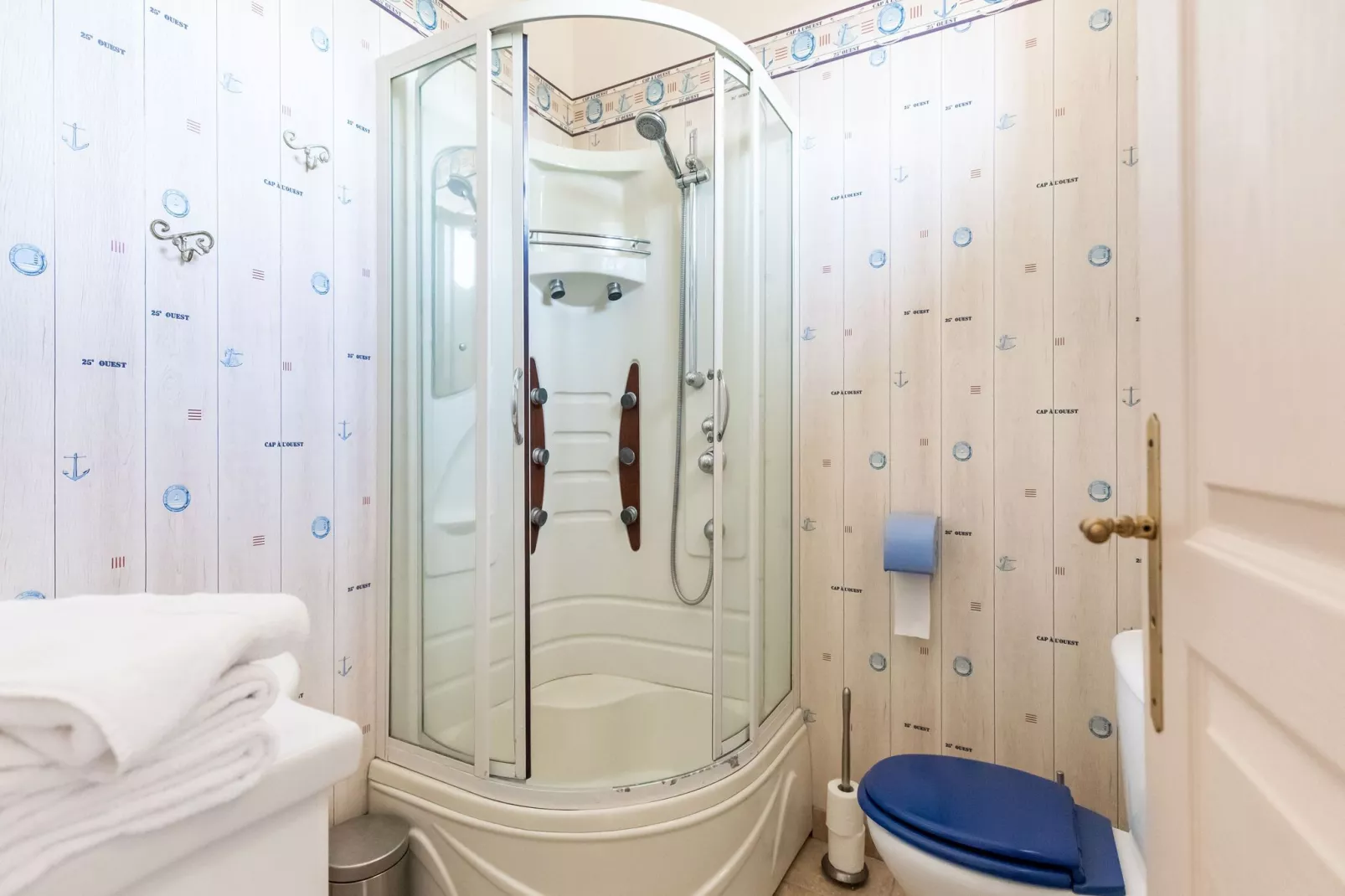 Château la Baronnerie-Bathroom