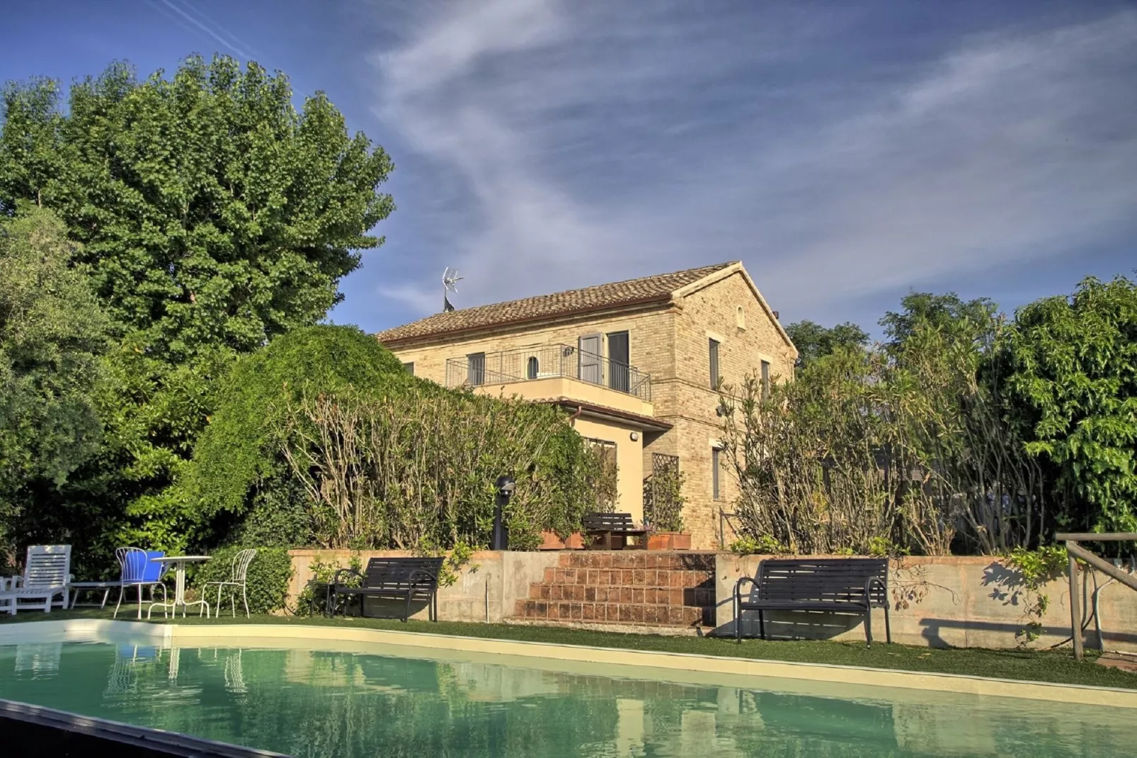 Cottage Della Musica-Exterior in summer