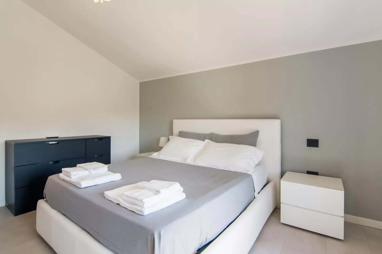 Montenovo Villa-Bedroom