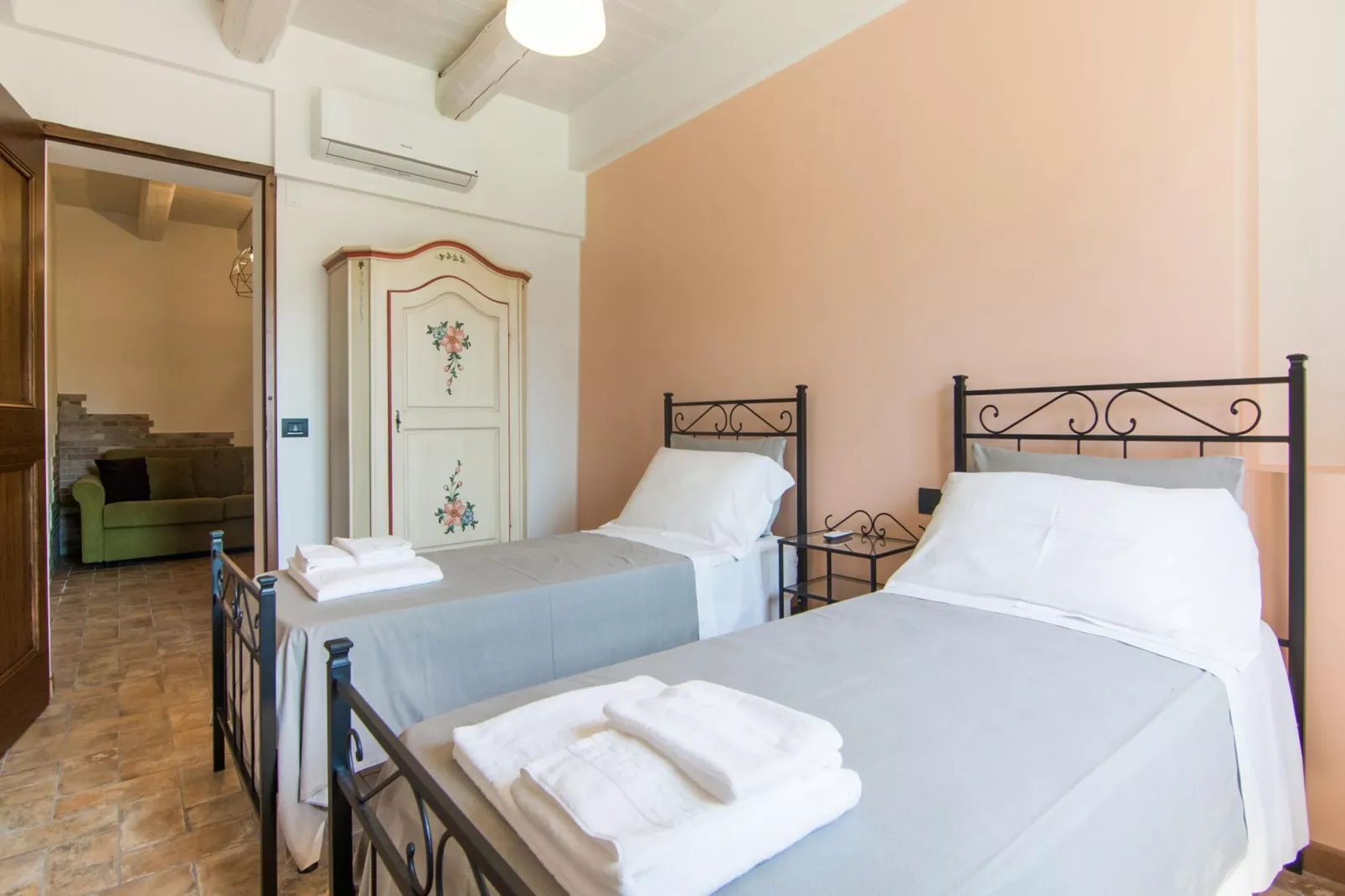 Montenovo Villa-Bedroom