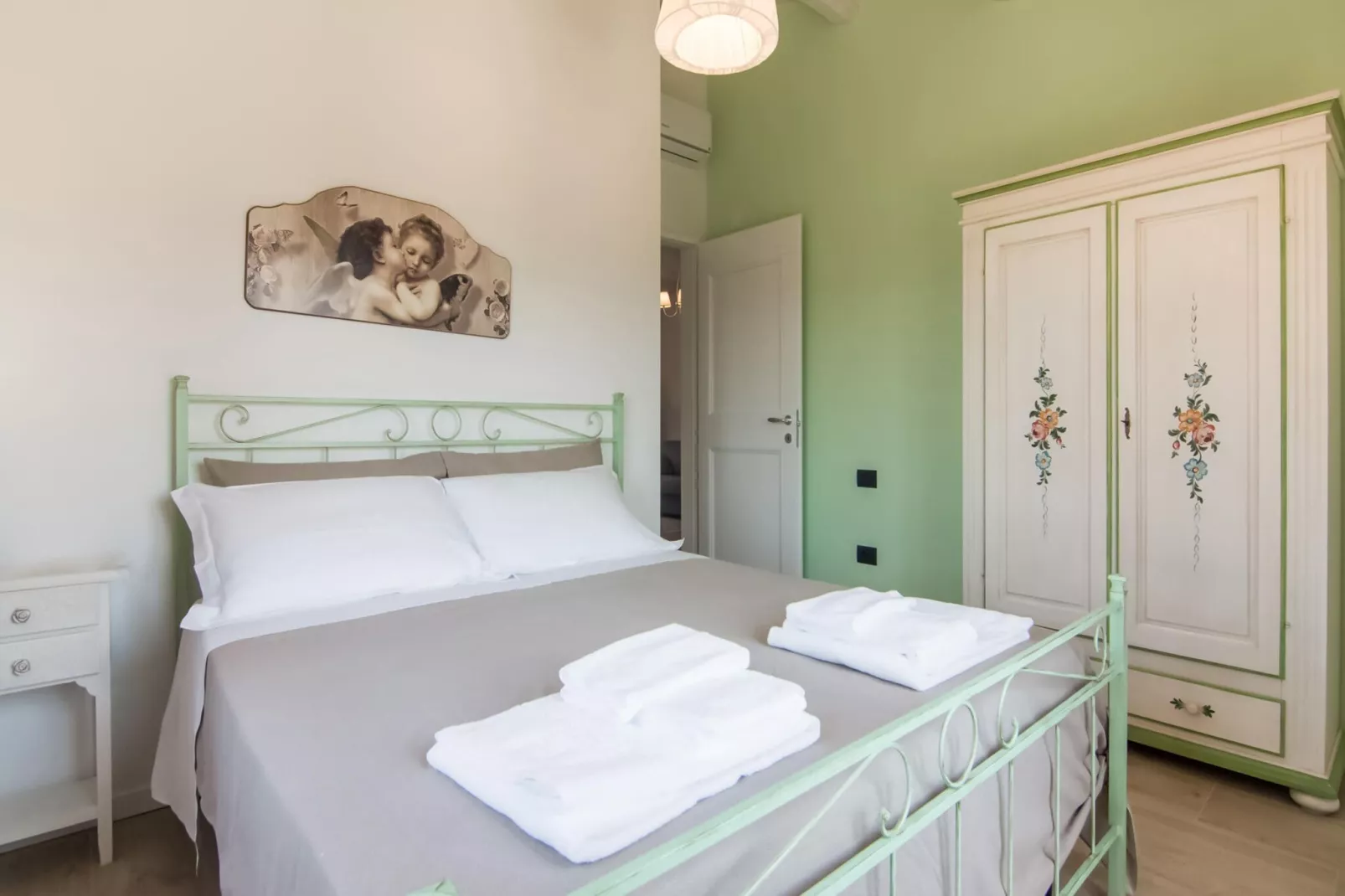 Montenovo Villa-Bedroom